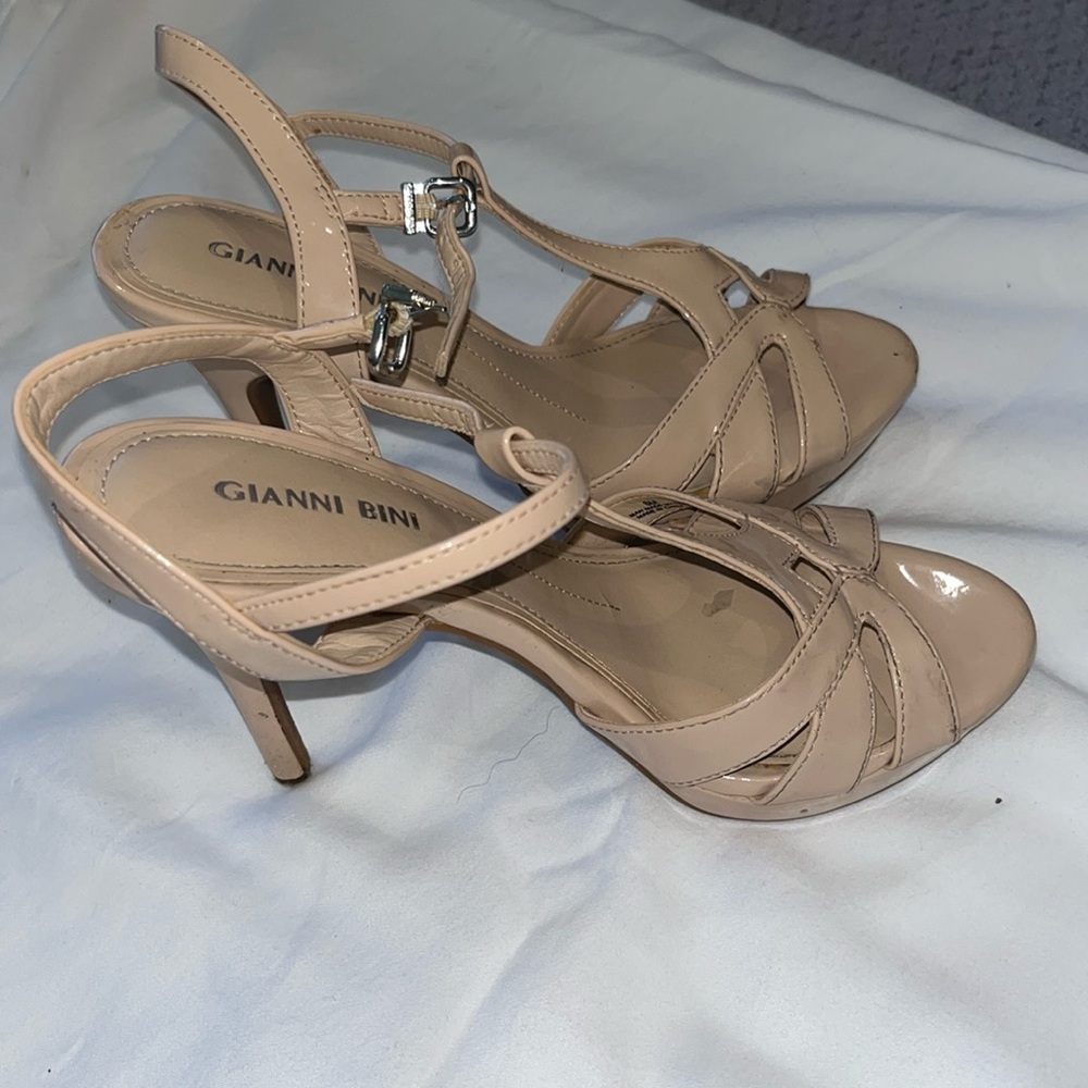 Gianni Bini heel size 6 used